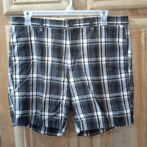 Very Nice Pre-Owned Chaps Brand Shorts With Pockets (Plaid Pattern)